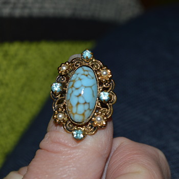 Vintage brass filigree ring - Costume Jewelry