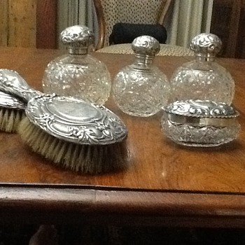 Antique scent bottles - Glassware